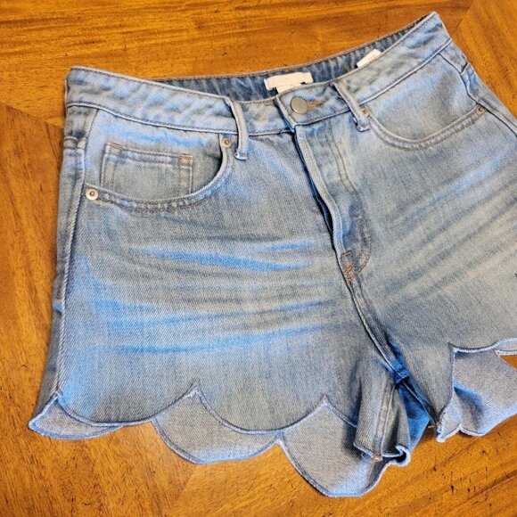 H&M Light Blue Scalloped Button Fly Denim Shorts - Picture 3 of 10